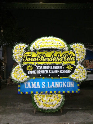Papan Bunga Duka di Battang Barat